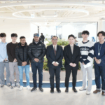 구름 오피스를 방문한 카트만두 대학교 Manish Pokharel 컴퓨터 공학대학 학장, Binod Pant 수학과 교수와 구름 관계들이 찍은 사진